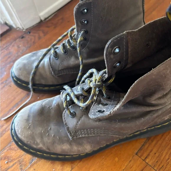 Dr. Marten size 9 women BROWN BOOTS - Picture 4 of 7